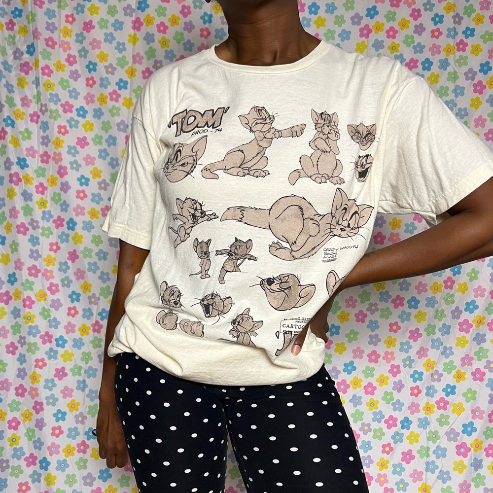 Classic Tom and Jerry animation tshirt. Size large. NWOT.